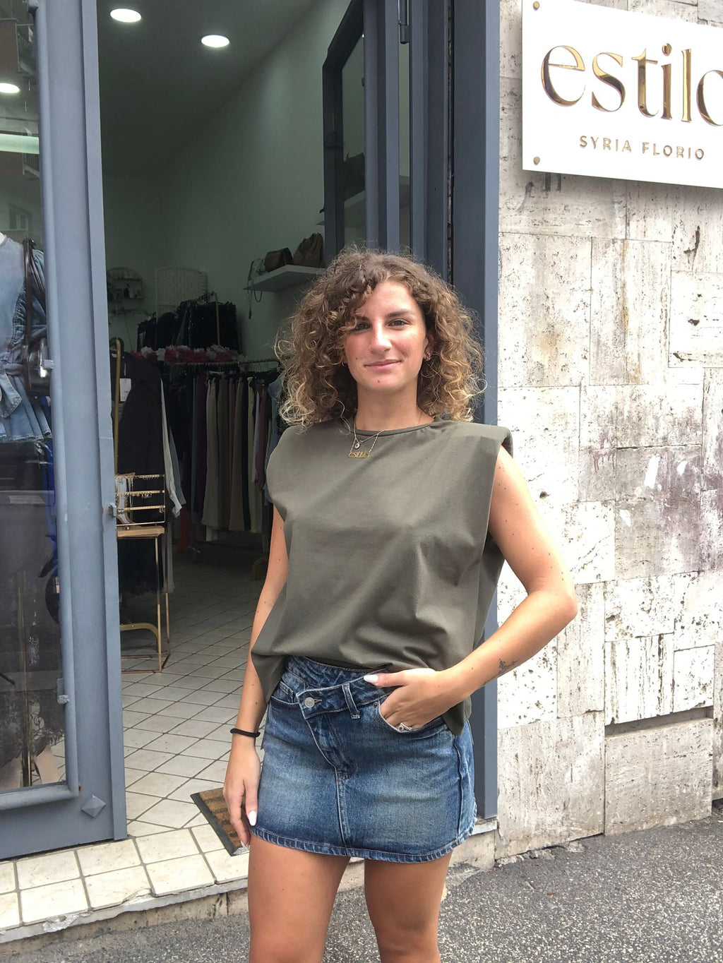 Maglia giromanica con spalline