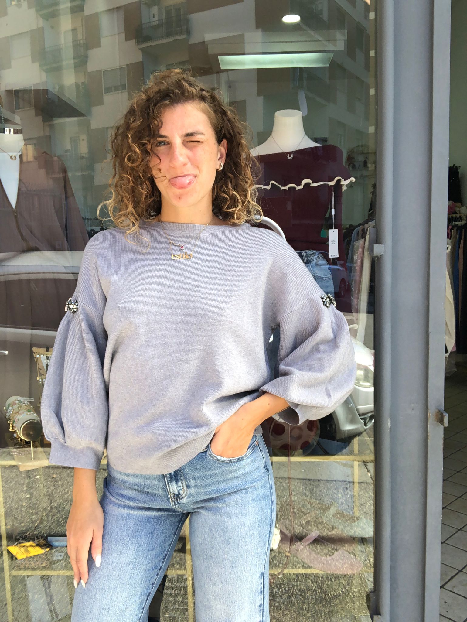 Maglione con dettaglio gioiello