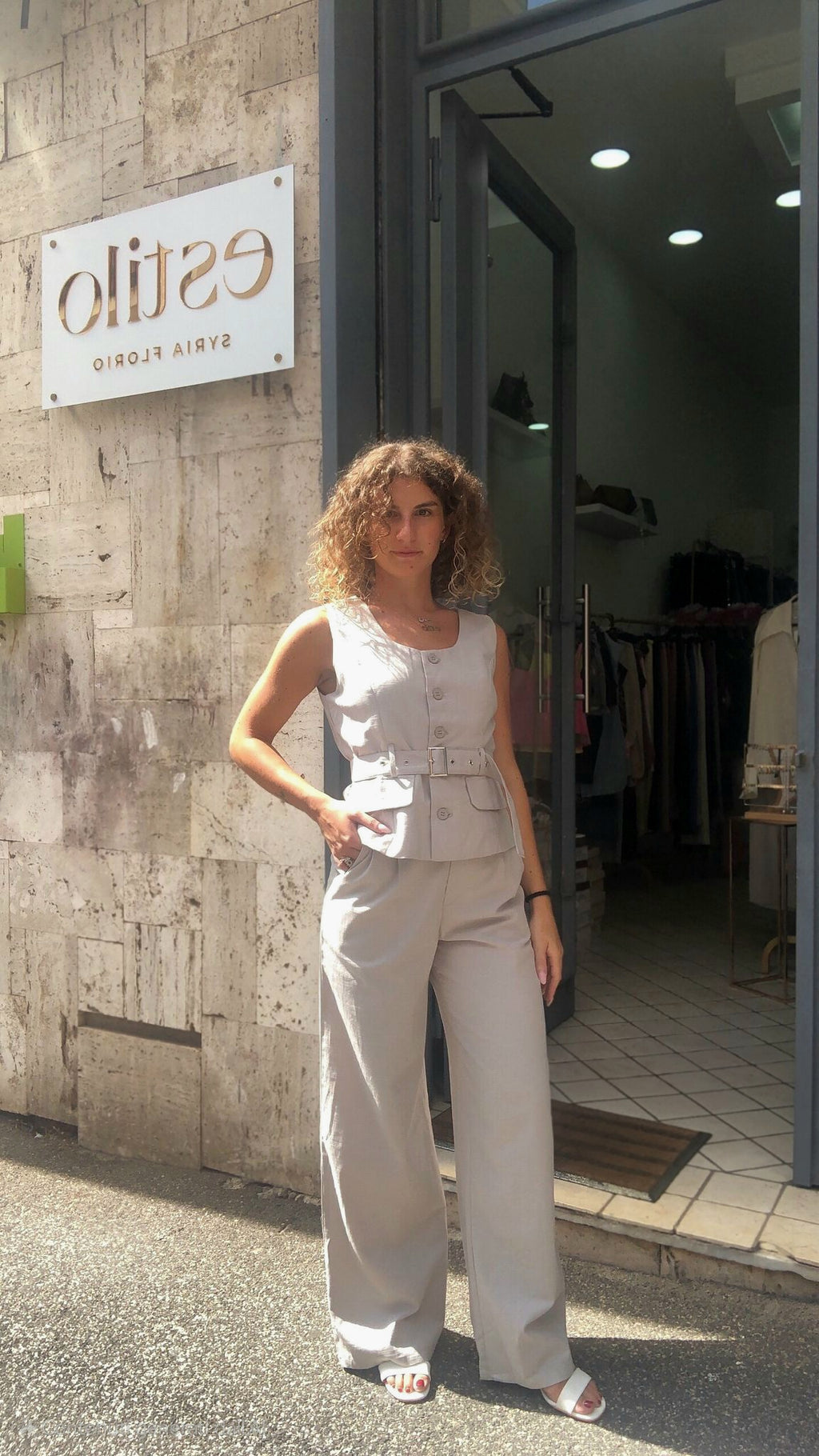 Sleeveless set with belt