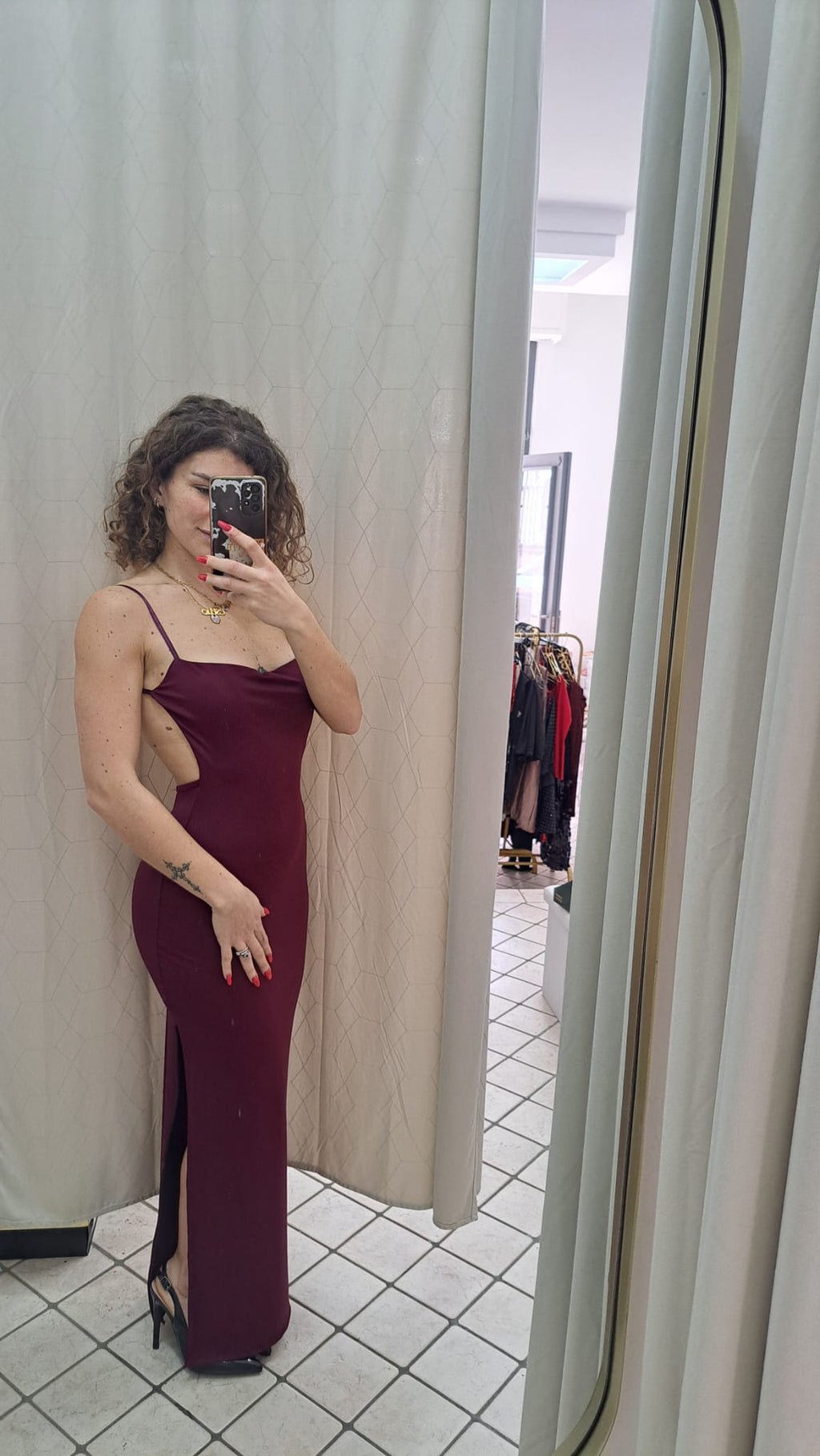 Vestito con scollo sulla schiena