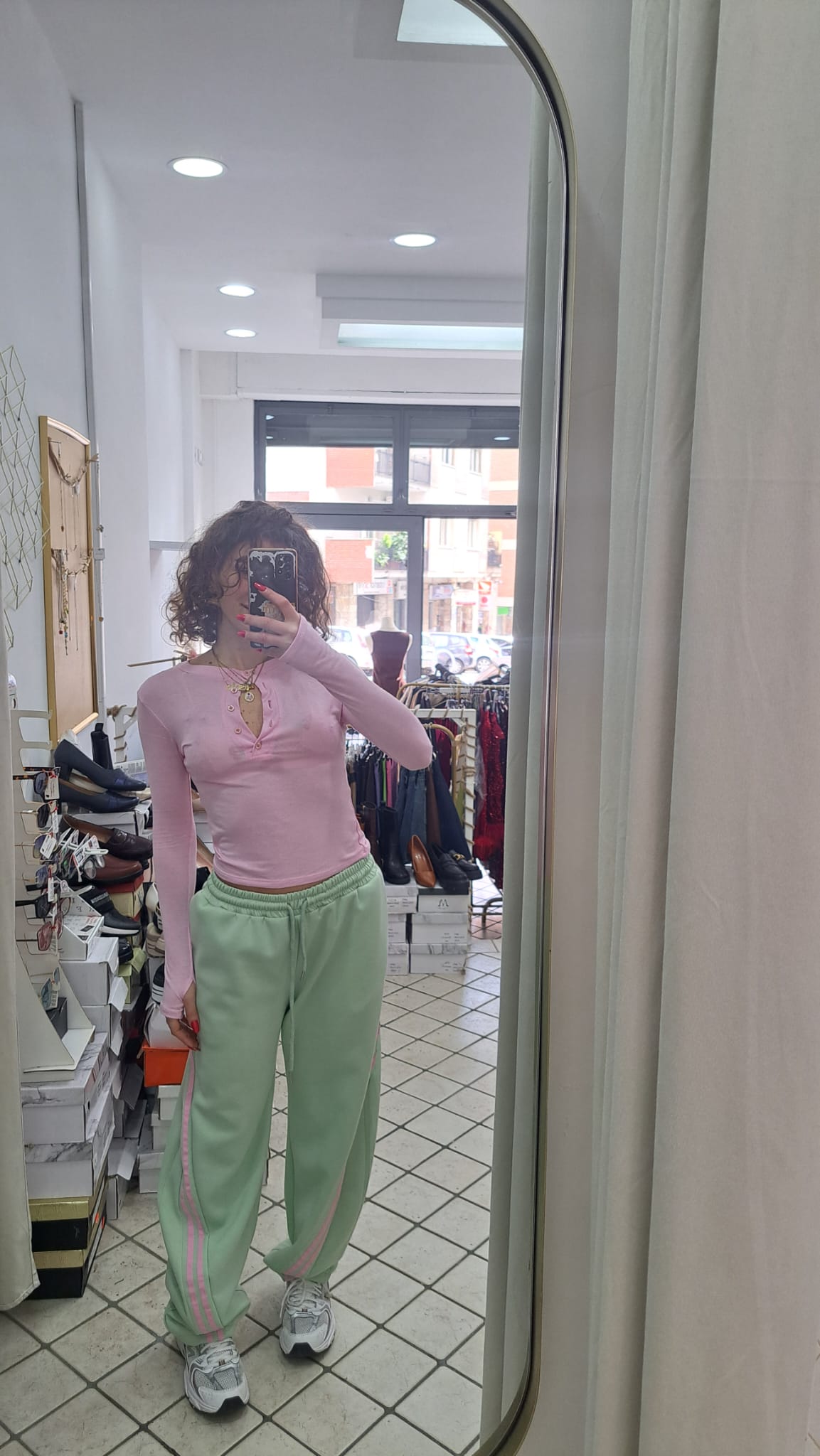 Maglia con manica a guanto