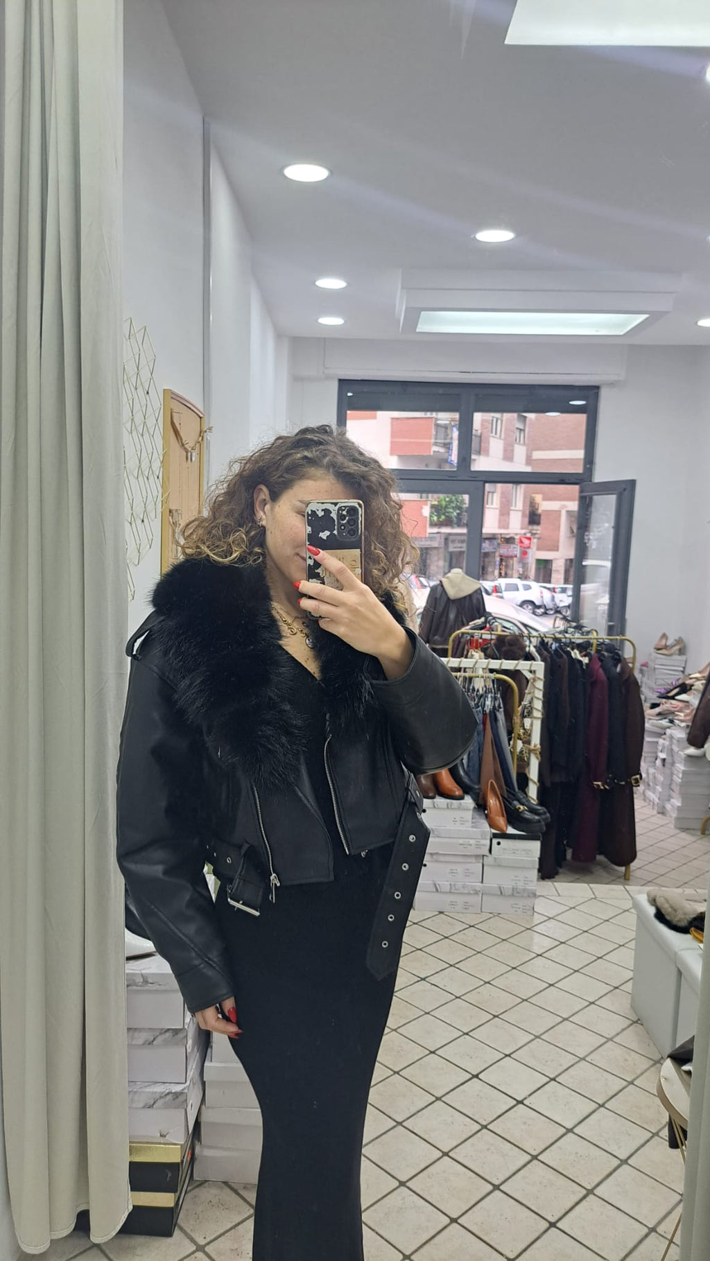 Giubbotto in ecopelle felpato e con pelliccia