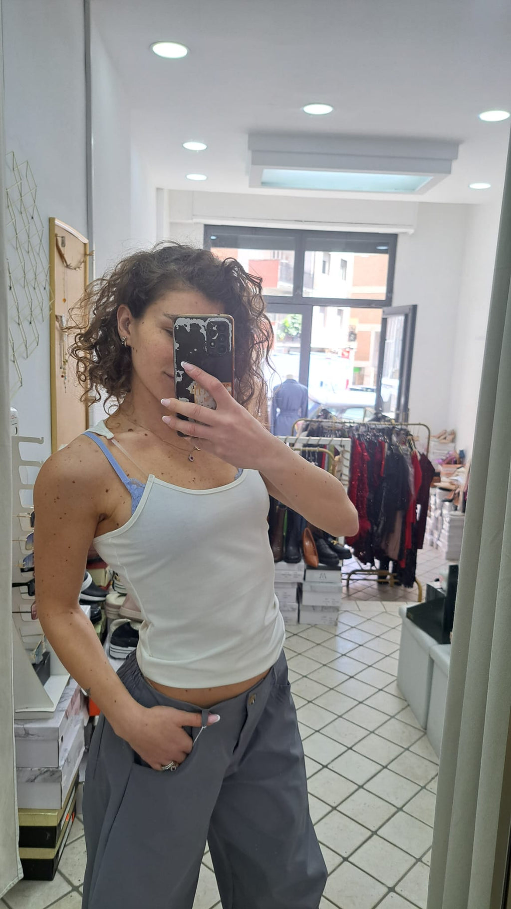 Canotta con spalline trasparenti