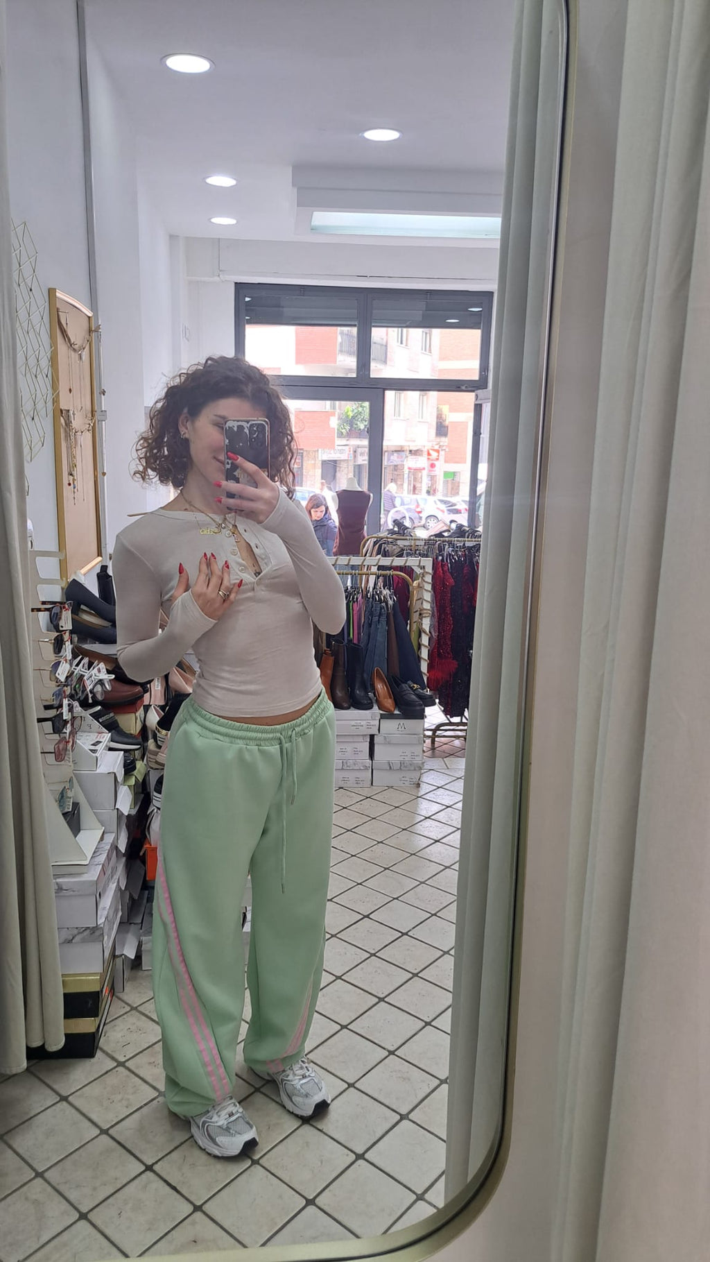 Maglia con manica a guanto