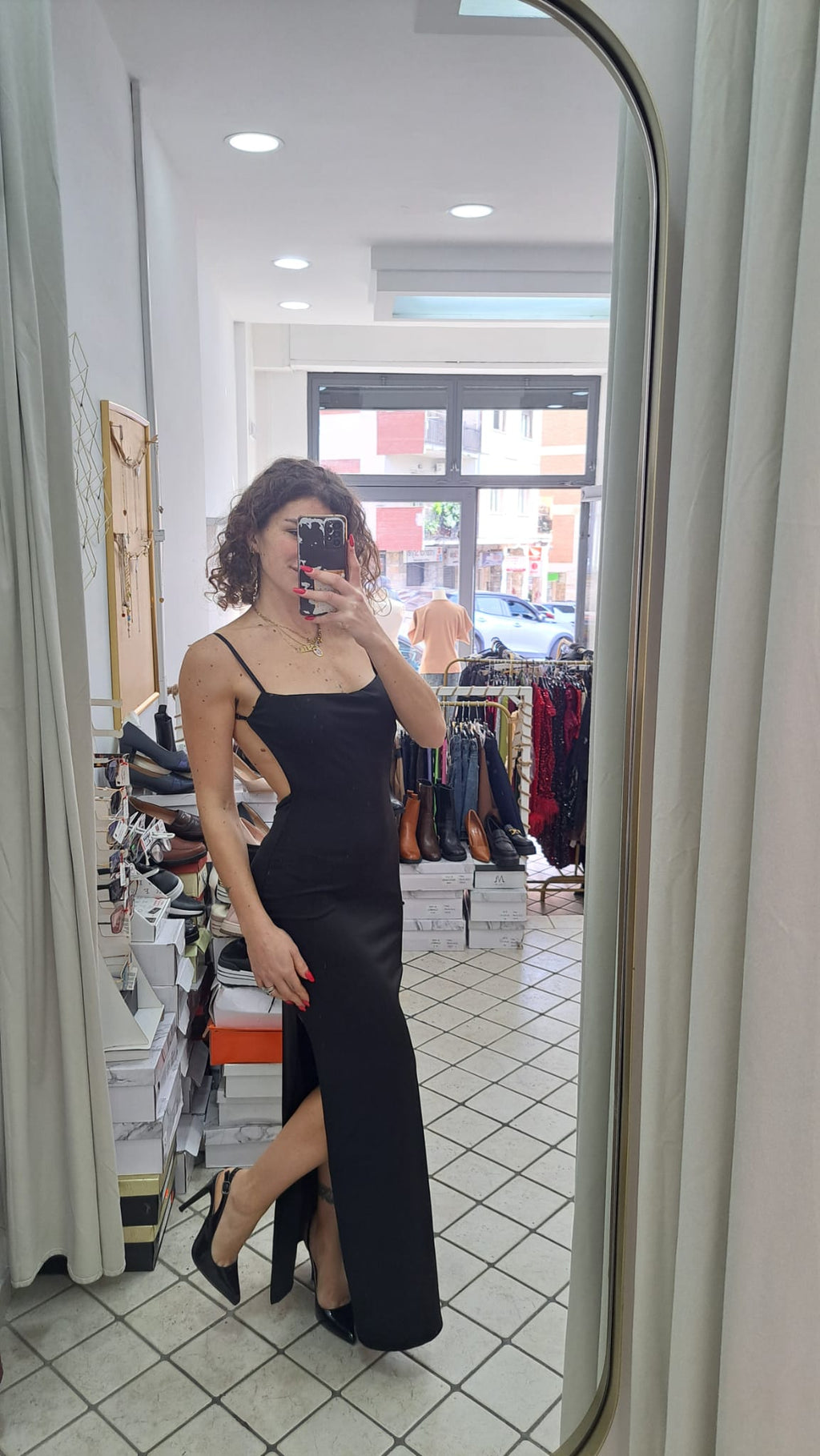 Vestito con scollo sulla schiena