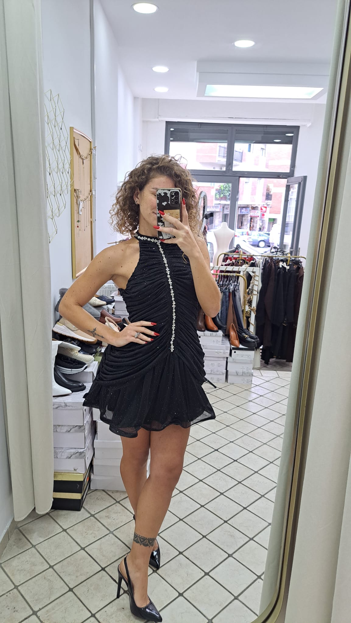 Vestito con dettagli gioiello