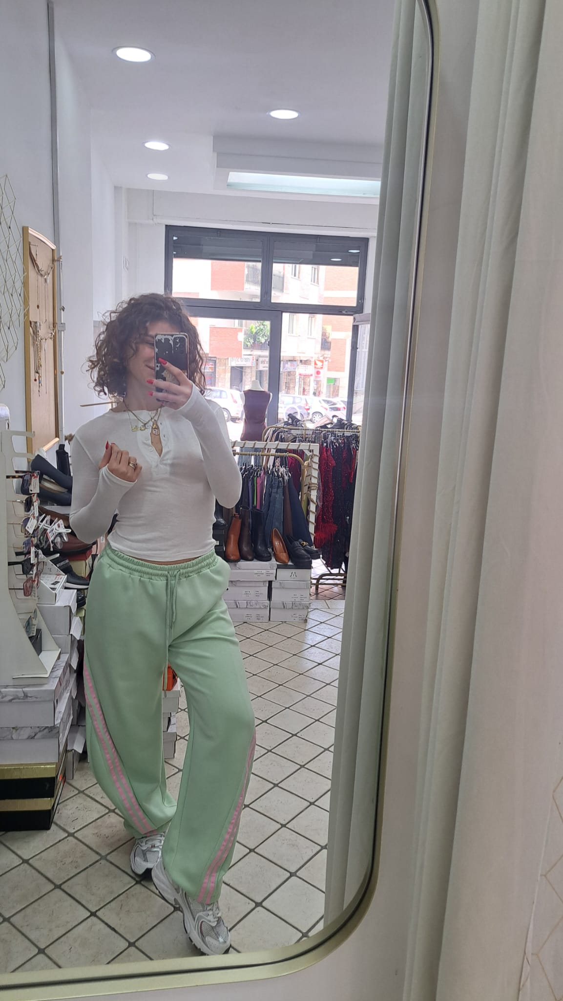 Maglia con manica a guanto