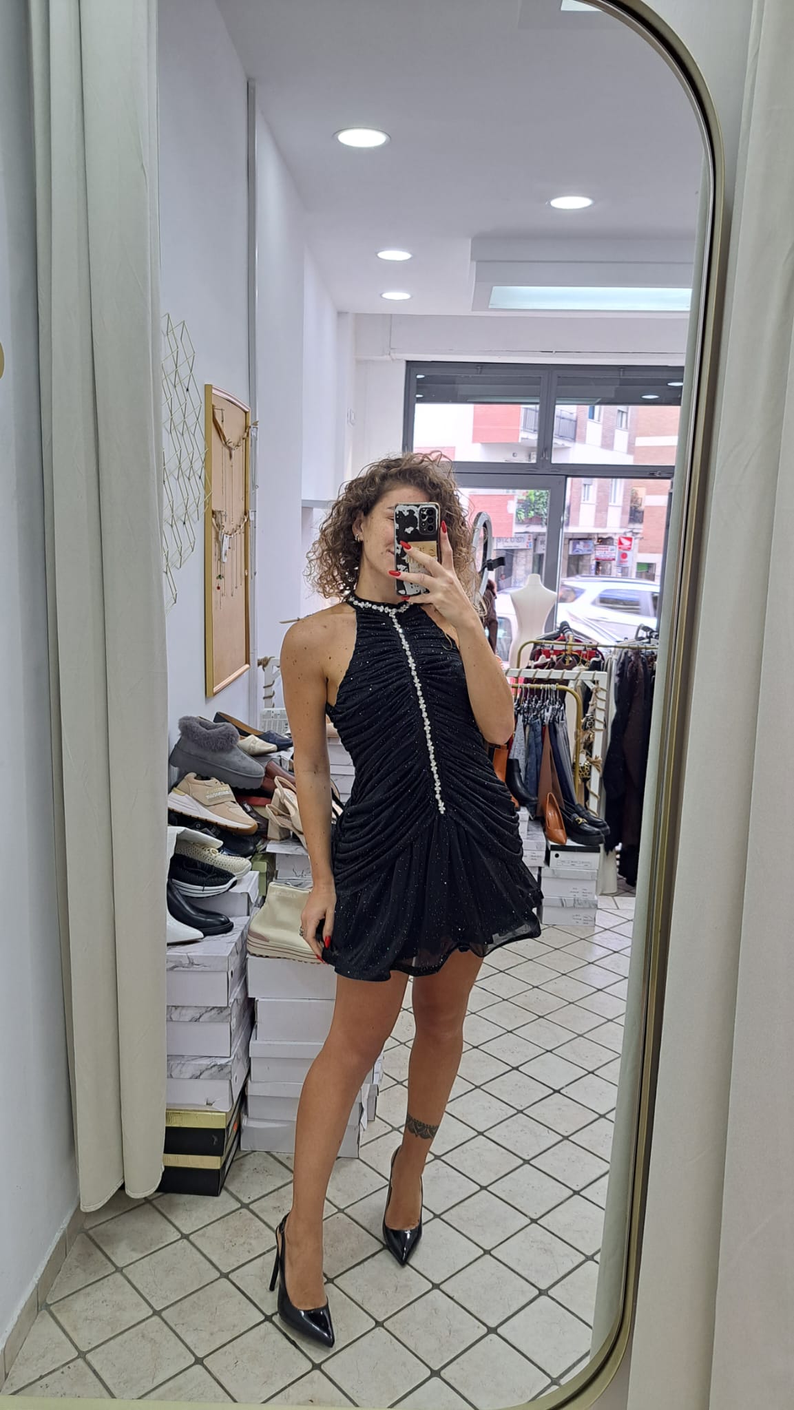 Vestito con dettagli gioiello