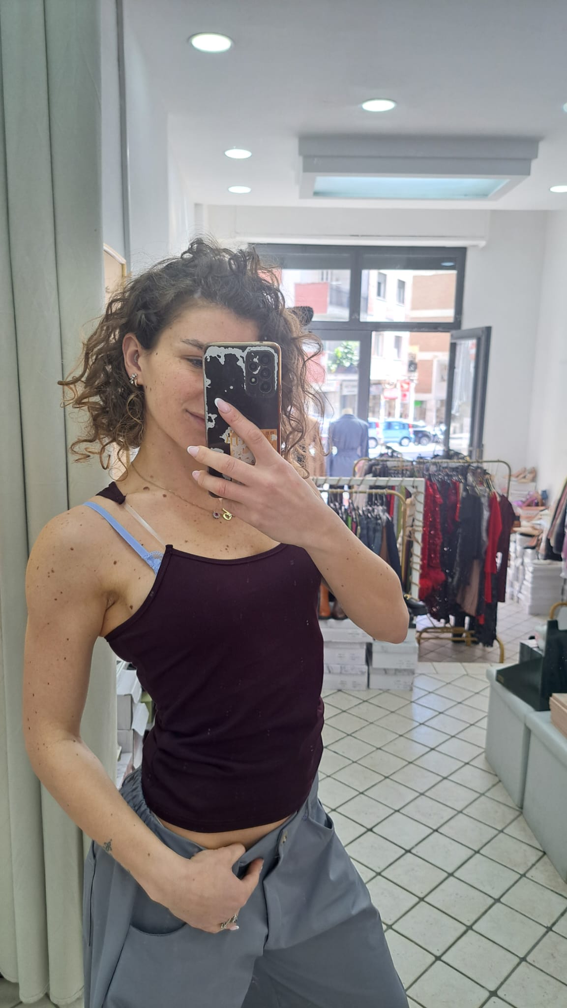 Canotta con spalline trasparenti